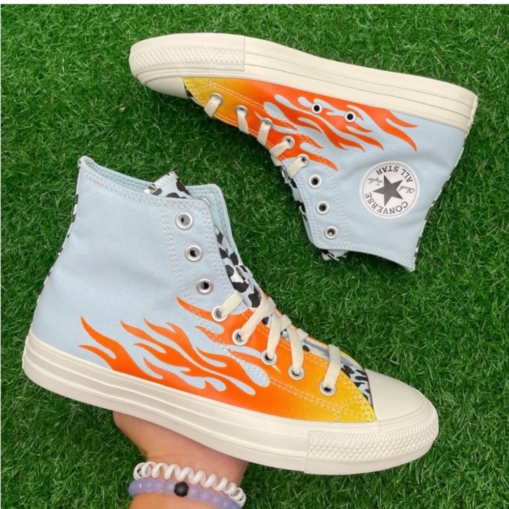 BRAND NEW 💥🔥 MEN’s Converse All Star Chuck Taylor Ctas Hi Flames 9.5 men